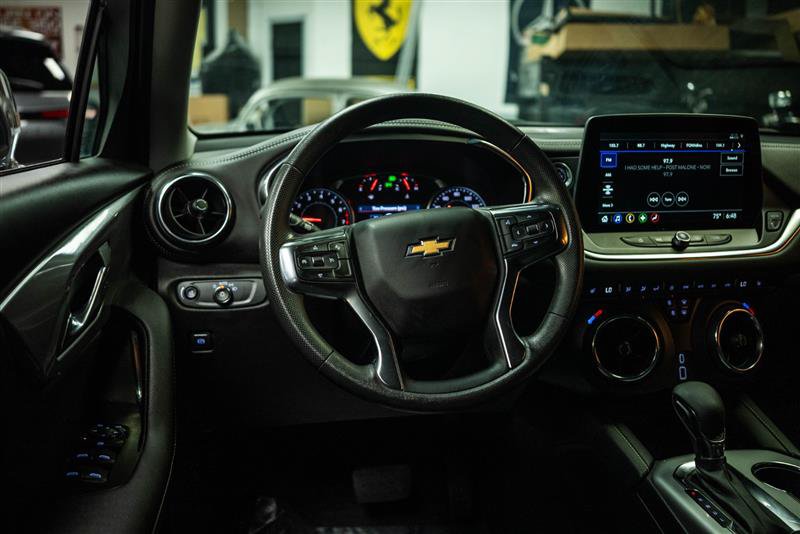 Used 2025 Chevrolet Blazer LT FWD image 15