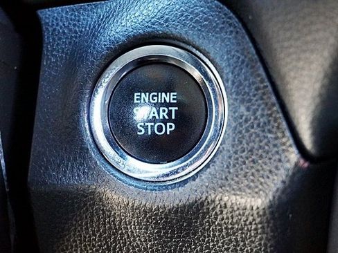 Used 2021 Toyota RAV4 XLE image 29