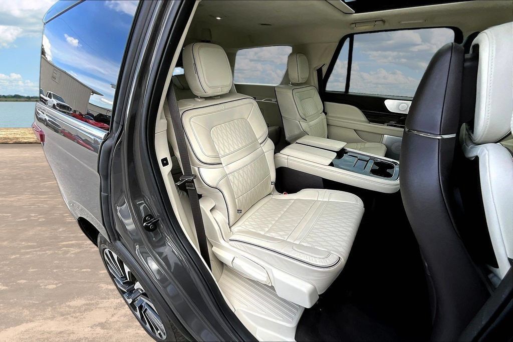 Used 2023 Lincoln Navigator Black Label AWD/4WD image 26