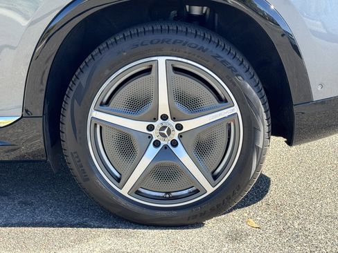 Used 2023 Mercedes-Benz EQS 580 4MATIC SUV image 16