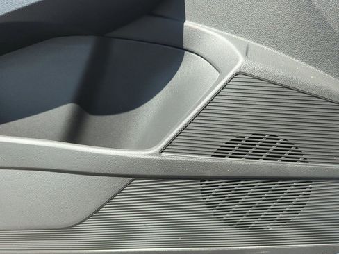 New 2026 Volkswagen Taos SE image 31