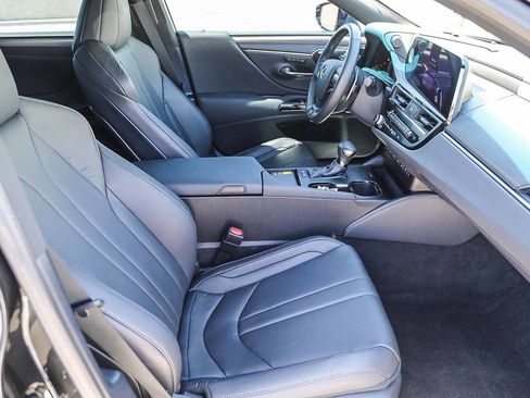 Used 2024 Lexus ES 300h F Sport w/ Accessory Package (Z2) image 16