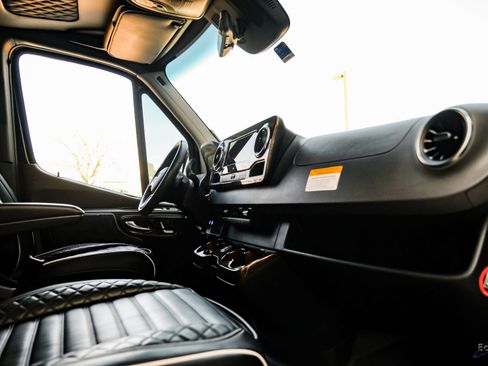 Used 2023 Mercedes-Benz Sprinter 3500 image 46