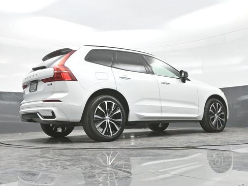 Used 2025 Volvo XC60 B5 Plus AWD/4WD image 26