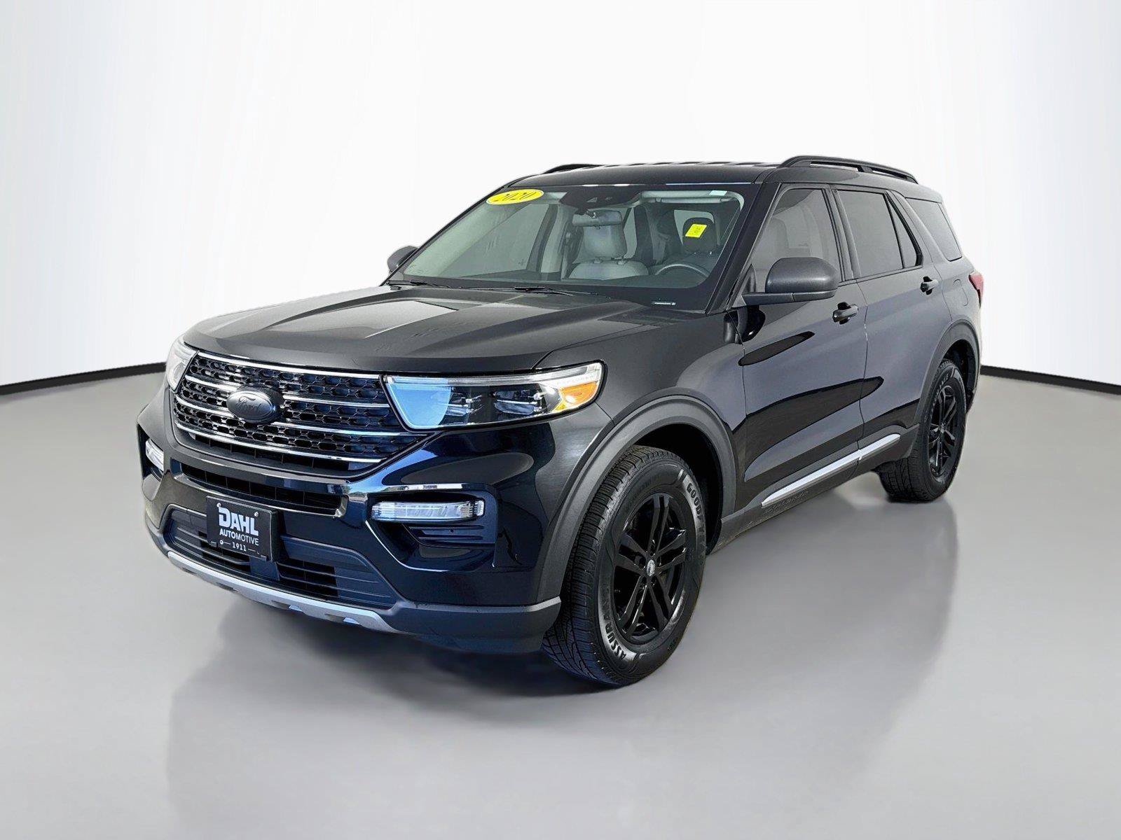 Used 2020 Ford Explorer XLT w/ Equipment Group 202A AWD/4WD image 4