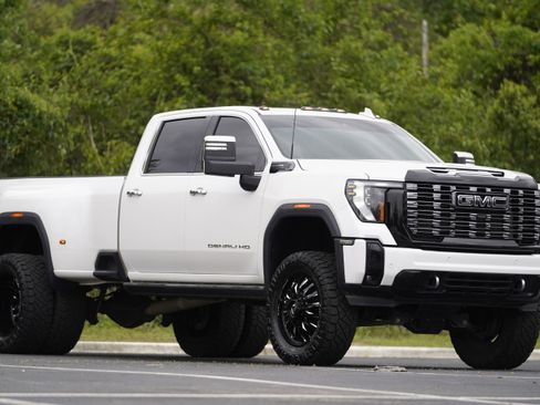 Used 2025 GMC Sierra 3500 Denali Ultimate image 42