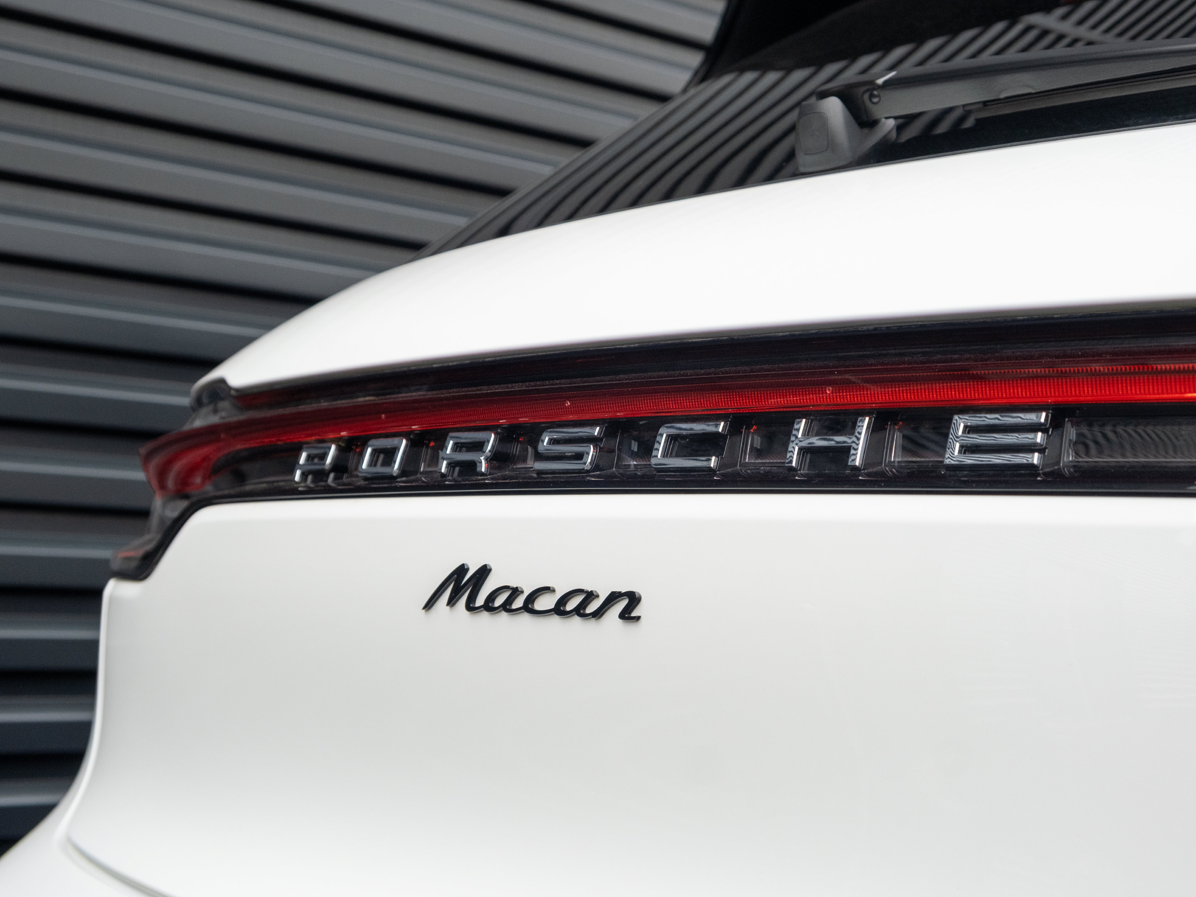 Certified 2026 Porsche Macan AWD/4WD image 17