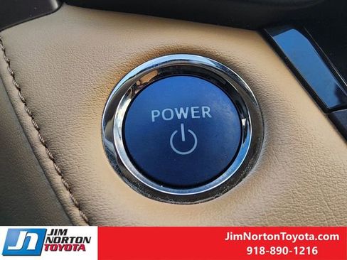 Used 2018 Toyota RAV4 Limited image 24