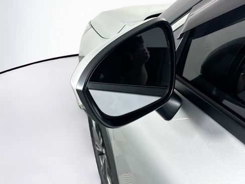 Used 2023 Nissan Rogue SV image 16