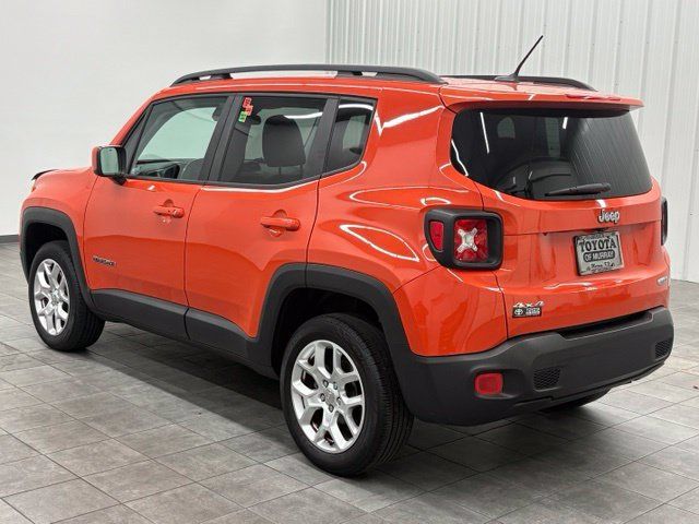 Used 2017 Jeep Renegade Latitude AWD/4WD image 4