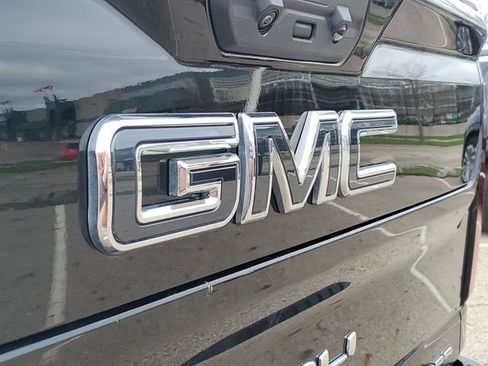 Used 2025 GMC Sierra 2500 Denali Ultimate w/ Snow Plow Prep/Camper Package AWD/4WD image 35