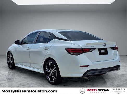 Used 2021 Nissan Sentra SR FWD image 2