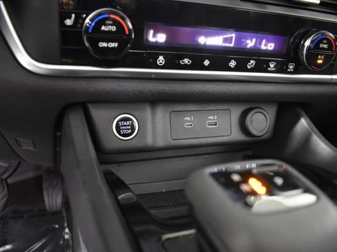 Certified 2023 Nissan Rogue SV w/ SV Premium B Package AWD/4WD image 18