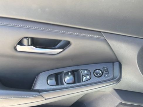 Used 2024 Nissan Sentra SV FWD image 21