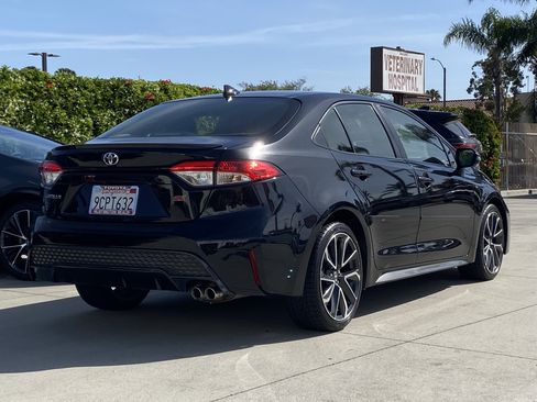 Certified 2022 Toyota Corolla SE FWD image 3
