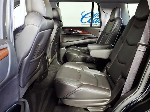 Used 2016 Cadillac Escalade Base image 8