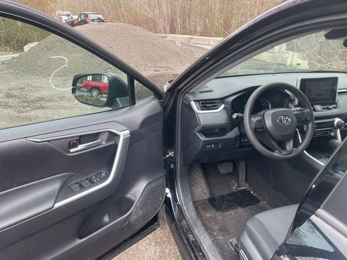 Used 2023 Toyota RAV4 XLE FWD image 10