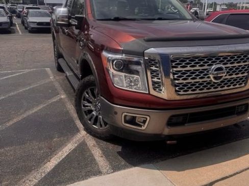 Used 2017 Nissan Titan Platinum Reserve AWD/4WD image 12