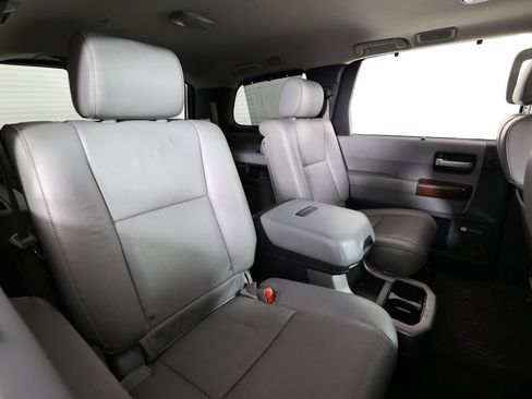 Used 2015 Toyota Sequoia Platinum AWD/4WD image 25