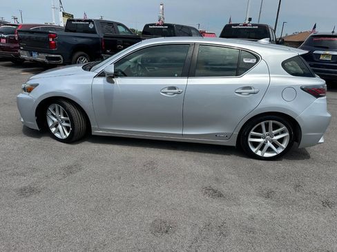 Used 2015 Lexus CT 200h image 2
