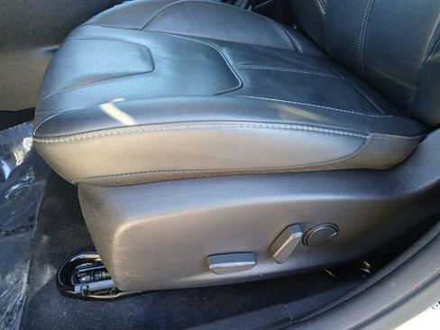 Used 2017 Ford Focus Titanium image 19