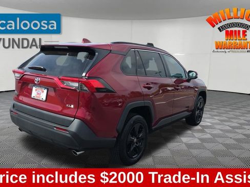 Used 2022 Toyota RAV4 XLE image 8