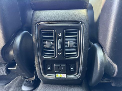 Used 2012 Jeep Grand Cherokee SRT8 w/ Luxury Group II AWD/4WD image 48