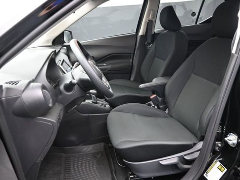 Certified 2025 Nissan Kicks Play S FWD image 18