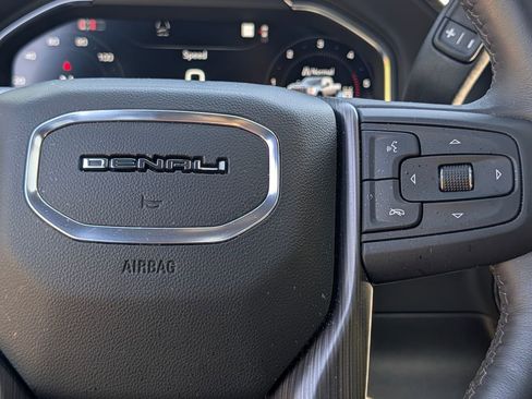 Used 2025 GMC Sierra 2500 Denali Ultimate image 34