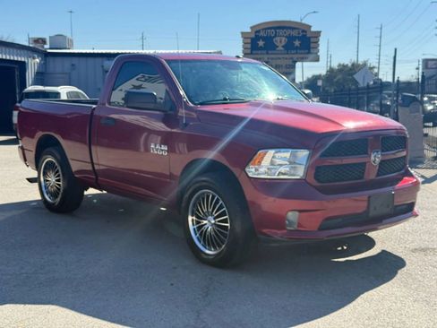 Used 2014 RAM 1500 Express RWD image 3