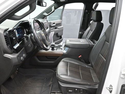 Used 2022 Chevrolet Silverado 1500 High Country w/ High Country Premium Package AWD/4WD image 13