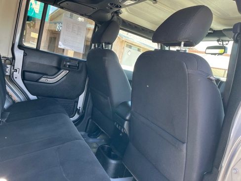 Used 2018 Jeep Wrangler Unlimited Sport S AWD/4WD image 28