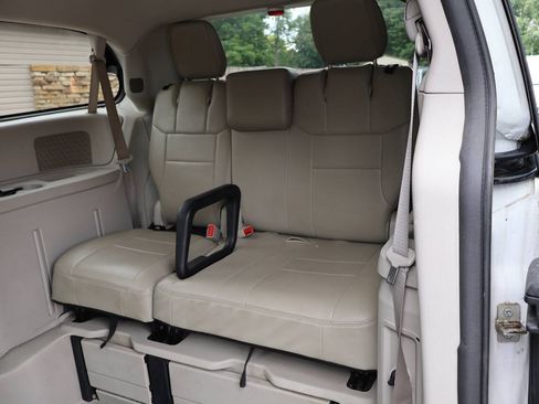 Used 2017 Dodge Grand Caravan SE w/ Power Window Group FWD image 24