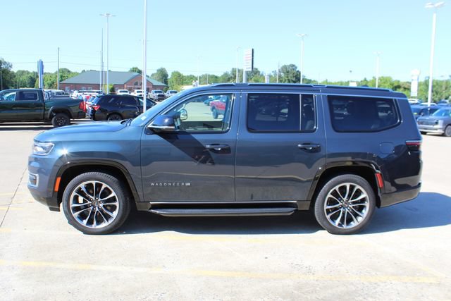 Used 2023 Jeep Wagoneer Series II w/ Premium Group I AWD/4WD image 2