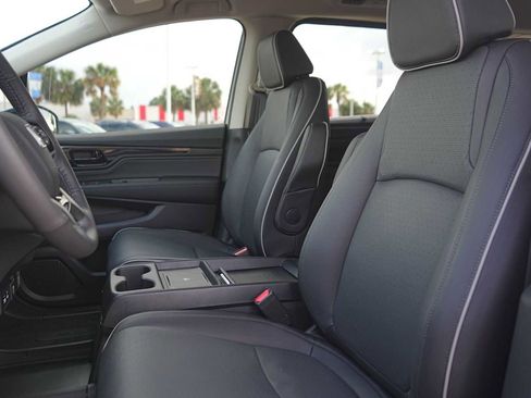 Used 2026 Honda Odyssey Elite image 11