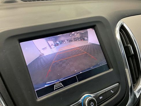 Used 2022 Chevrolet Equinox LT image 20