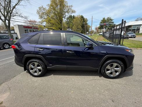 Used 2019 Toyota RAV4 Limited AWD/4WD image 4