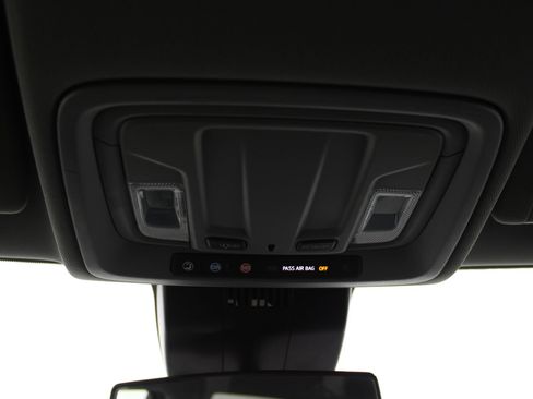 Used 2022 Chevrolet Silverado 1500 LT AWD/4WD image 33