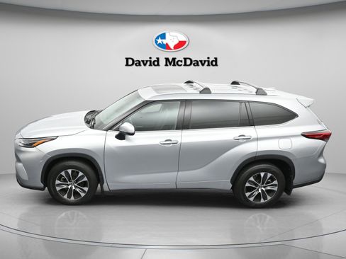 Used 2021 Toyota Highlander XLE FWD image 37