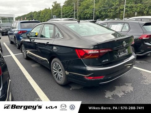 Used 2019 Volkswagen Jetta SE w/ Cold Weather Package FWD image 5