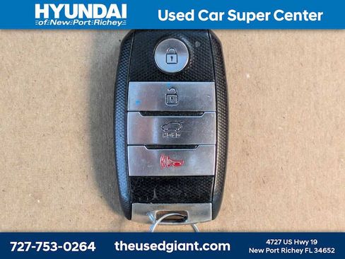 Used 2017 Kia Sorento EX image 35