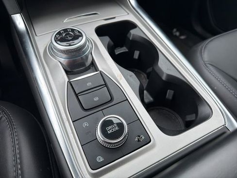 Used 2023 Ford Explorer XLT w/ Equipment Group 202A AWD/4WD image 41