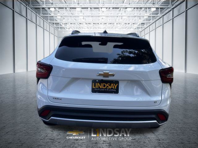 Certified 2026 Chevrolet Trax LT FWD image 5