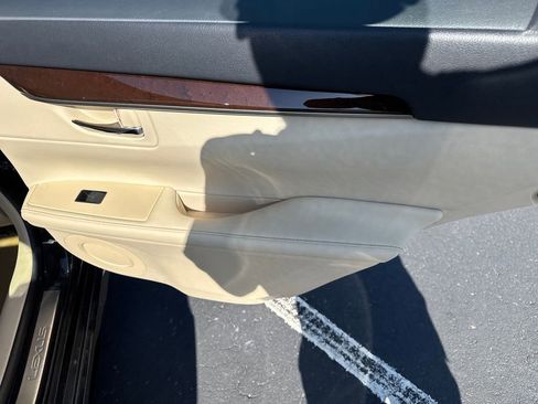 Used 2013 Lexus ES 350 w/ Luxury Pkg image 38