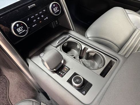 New 2026 Land Rover Discovery Limited Edition image 13