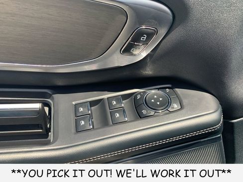 Used 2025 Ford Expedition Platinum AWD/4WD image 12