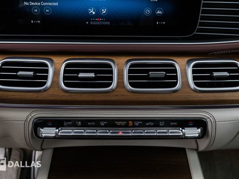 Used 2023 Mercedes-Benz Maybach GLS 600 4MATIC image 30