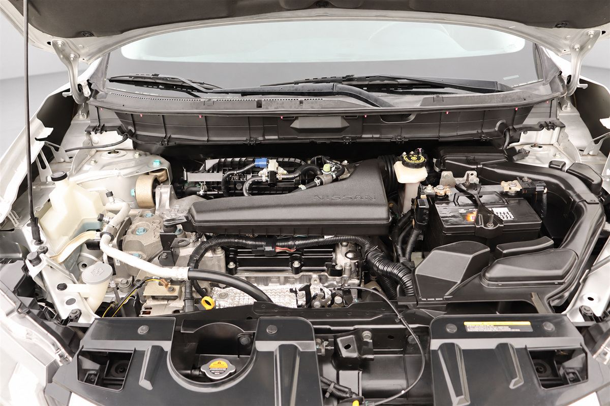 Used 2017 Nissan Rogue SV FWD image 39