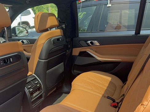 Used 2025 BMW X7 xDrive40i w/ M Sport Package AWD/4WD image 41