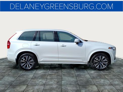 Used 2022 Volvo XC90 T6 Momentum w/ Climate Package AWD/4WD image 2